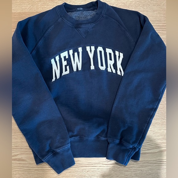 Brandy Melville Tops - brandy melville sweatshirt